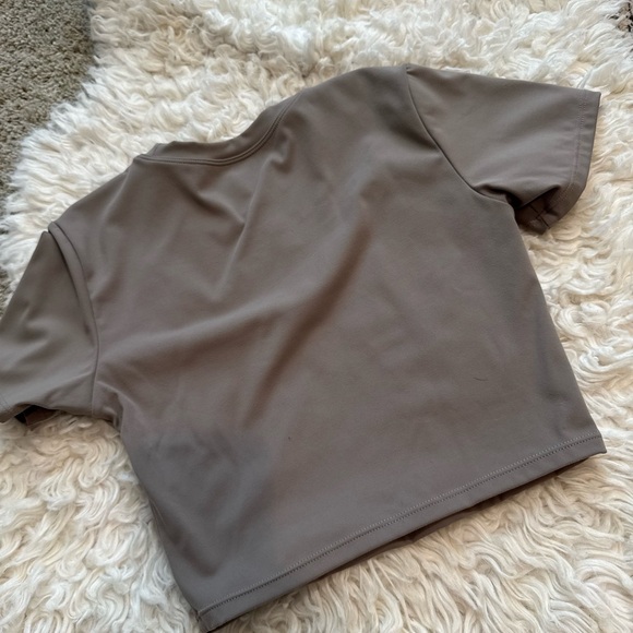 AOXJOX crop work out top shirt size small tan brown driftwood - Picture 3 of 4